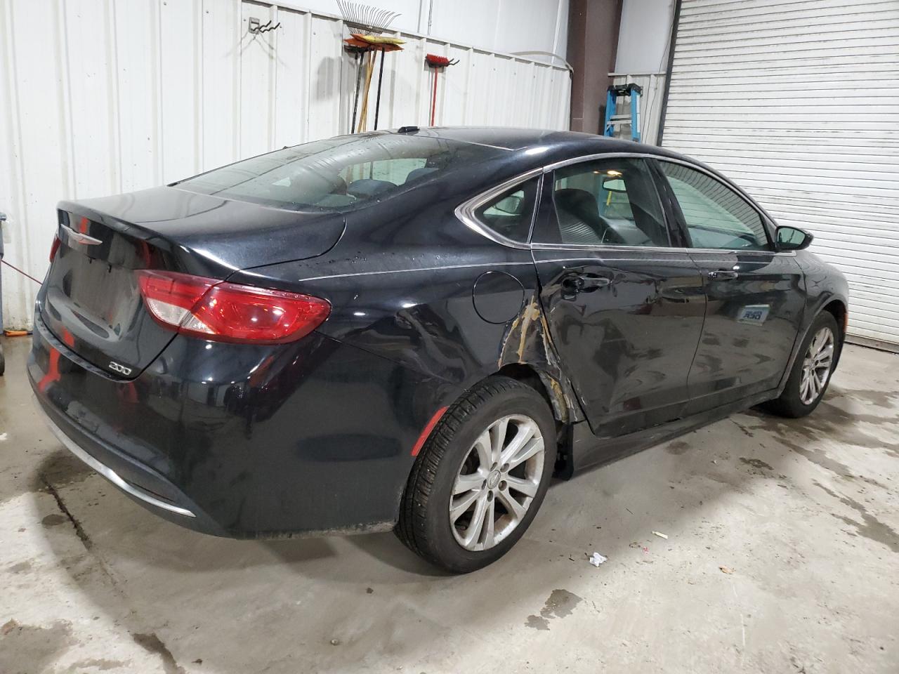 2016 Chrysler 200 - Image 3