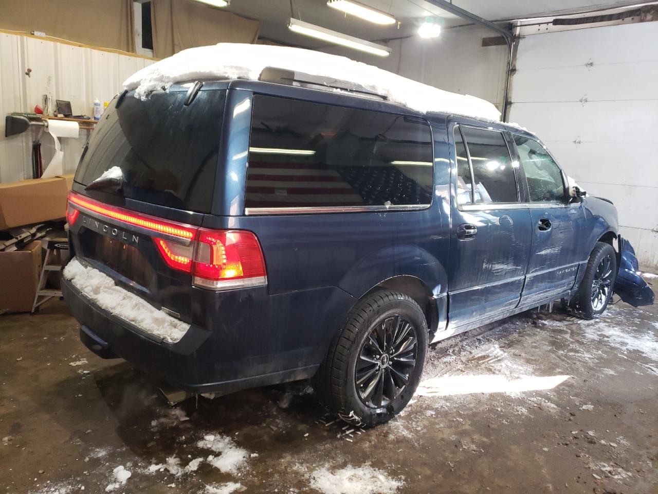 2015 Lincoln Navigator - Image 3