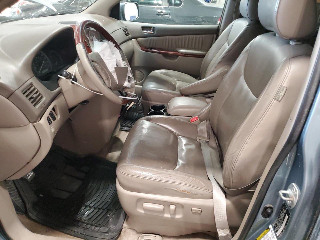 2005 Toyota Sienna - Image 7