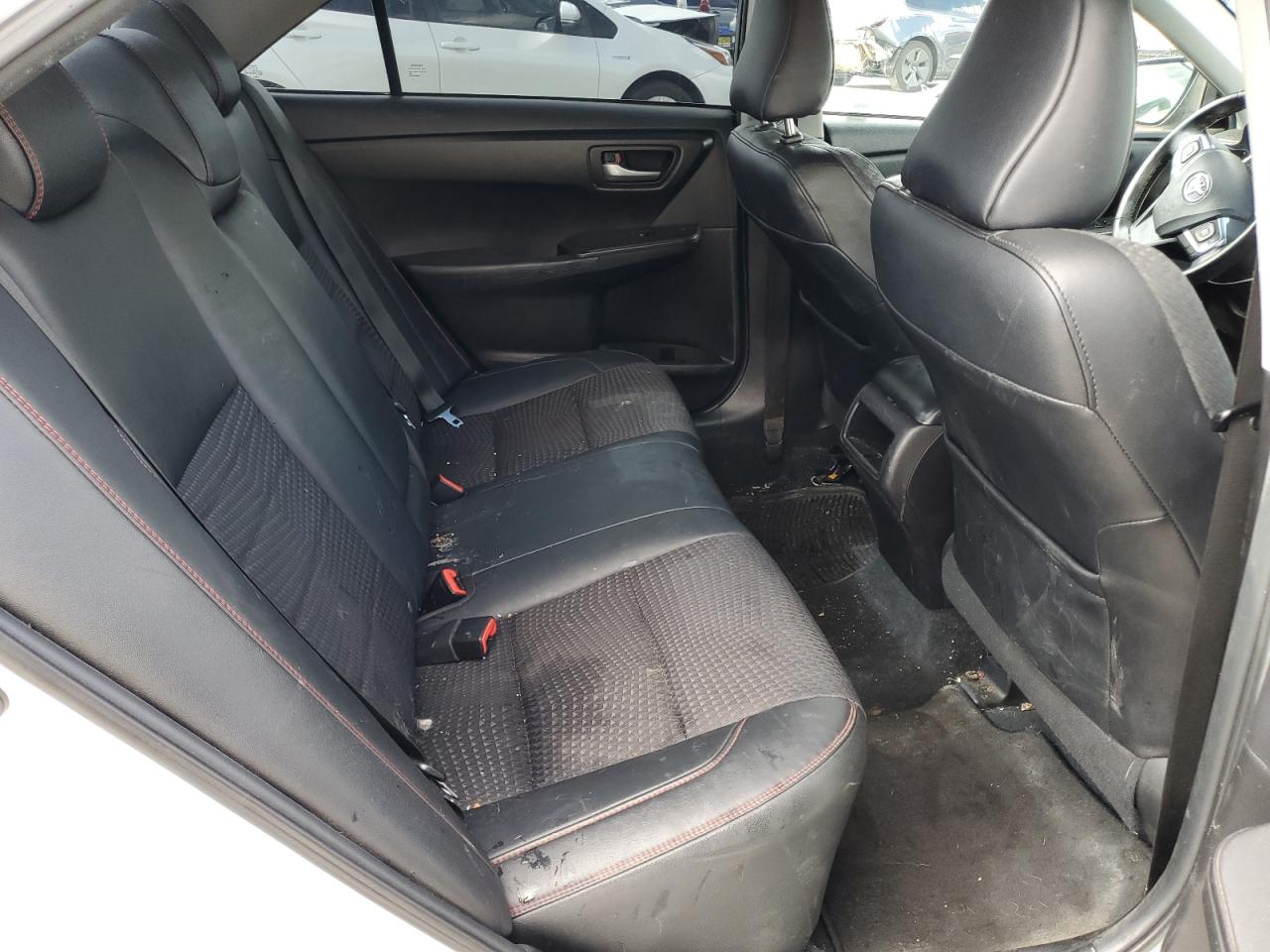 2015 Toyota Camry - Image 10