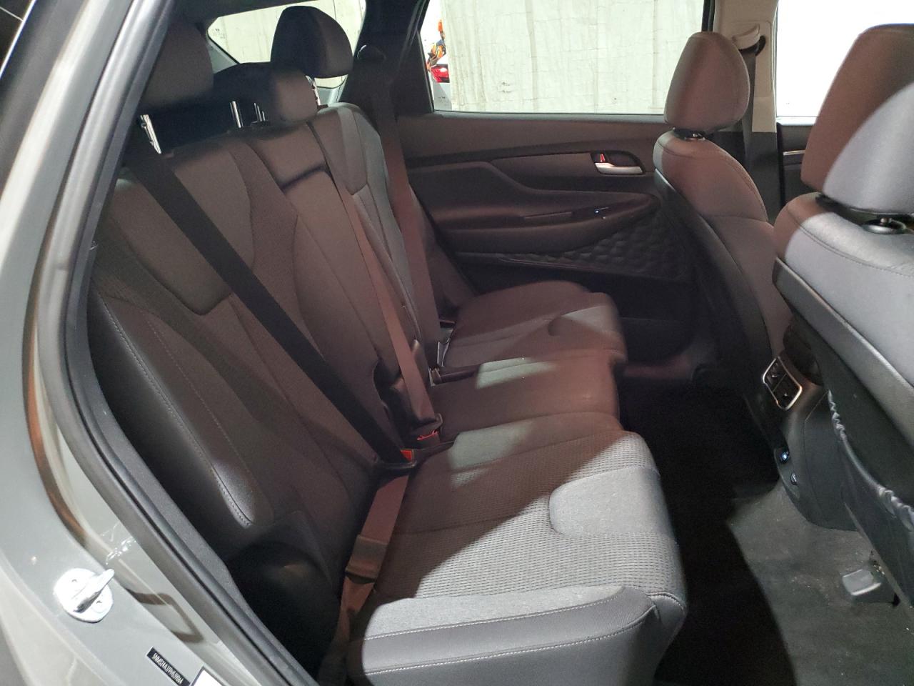 2023 Hyundai Santa Fe - Image 11