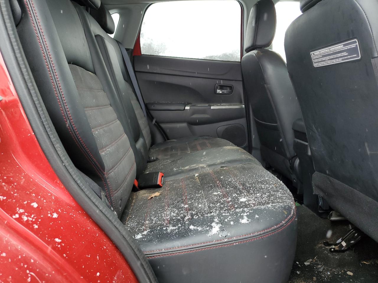 2018 Mitsubishi Outlander - Image 11