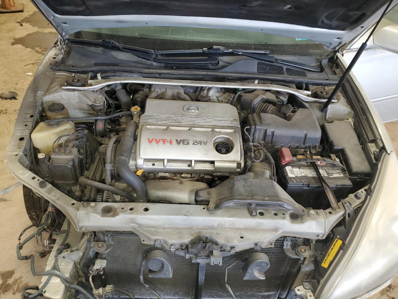 2003 Lexus ES - Image 11
