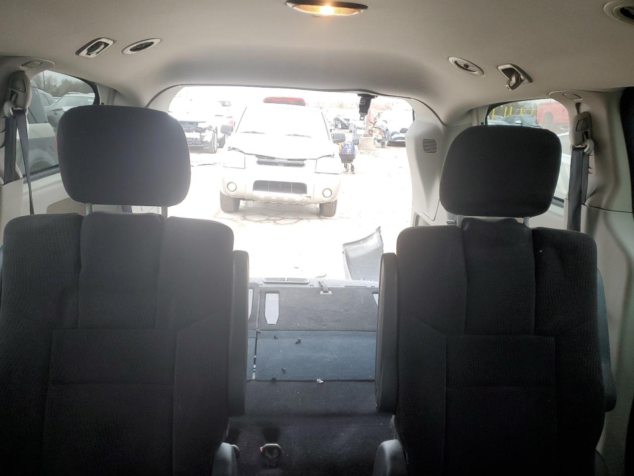 2014 Dodge Caravan - Image 10
