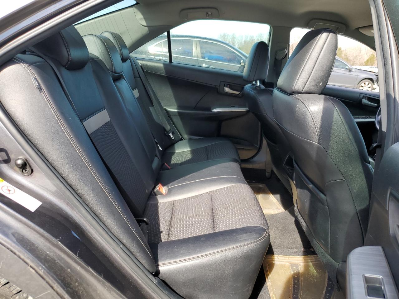 2014 Toyota Camry - Image 11