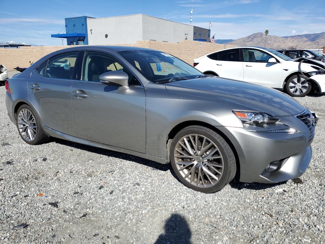 2016 Lexus IS - Image 4