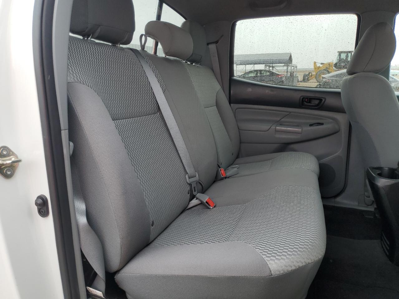 2015 Toyota Tacoma - Image 10