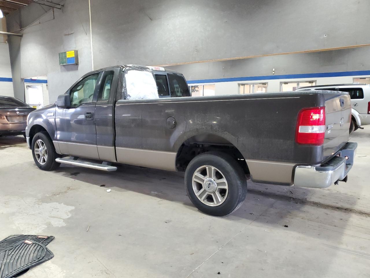2005 Ford F-150 - Image 2