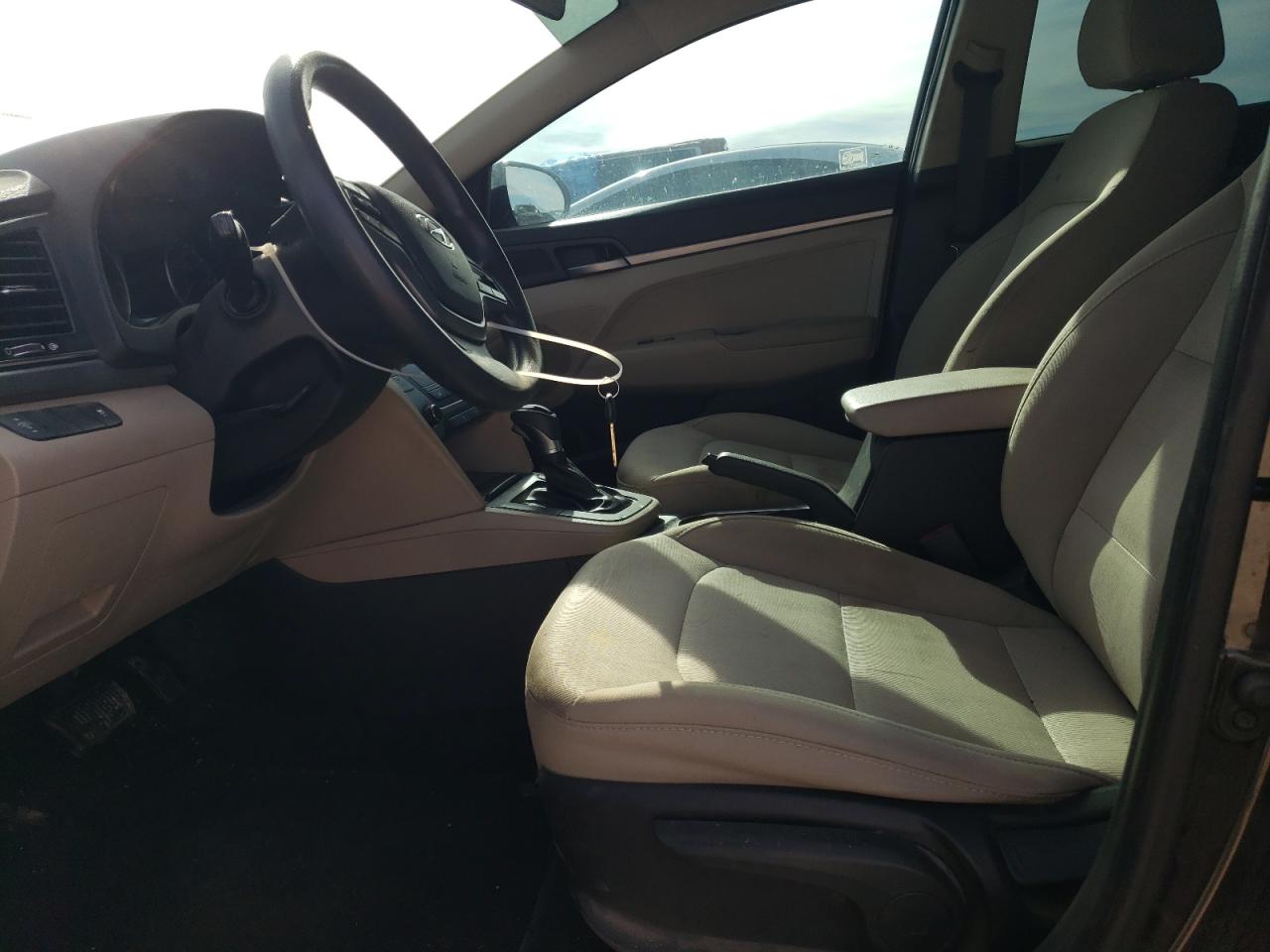 2018 Hyundai Elantra - Image 7