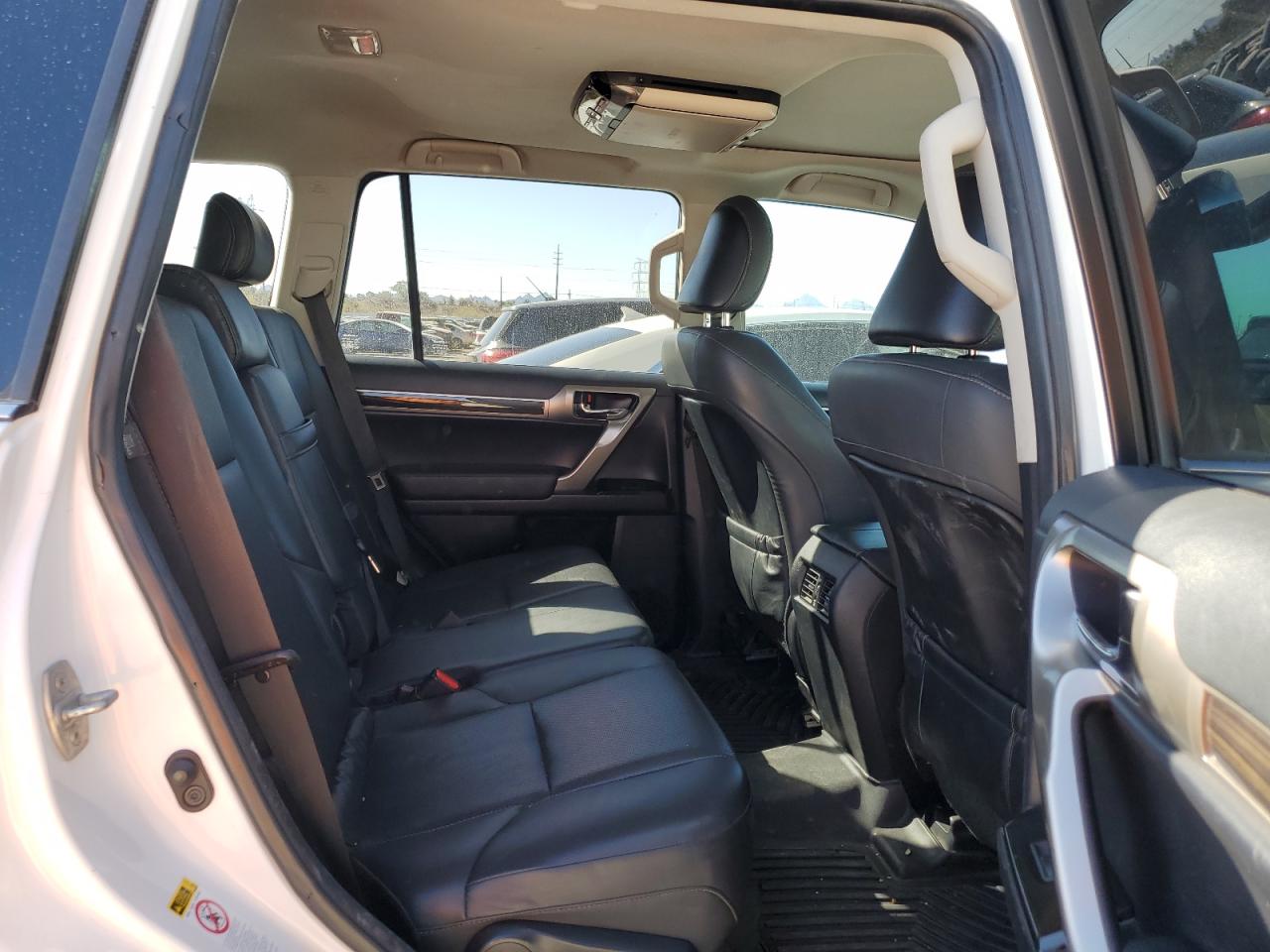 2014 Lexus GX - Image 11