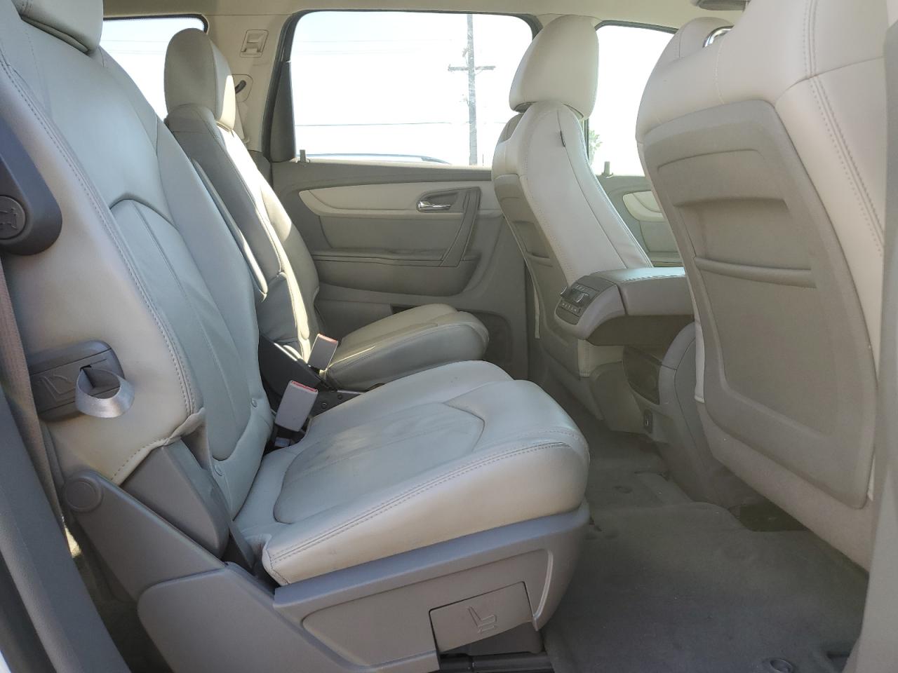 2017 Chevrolet Traverse - Image 11