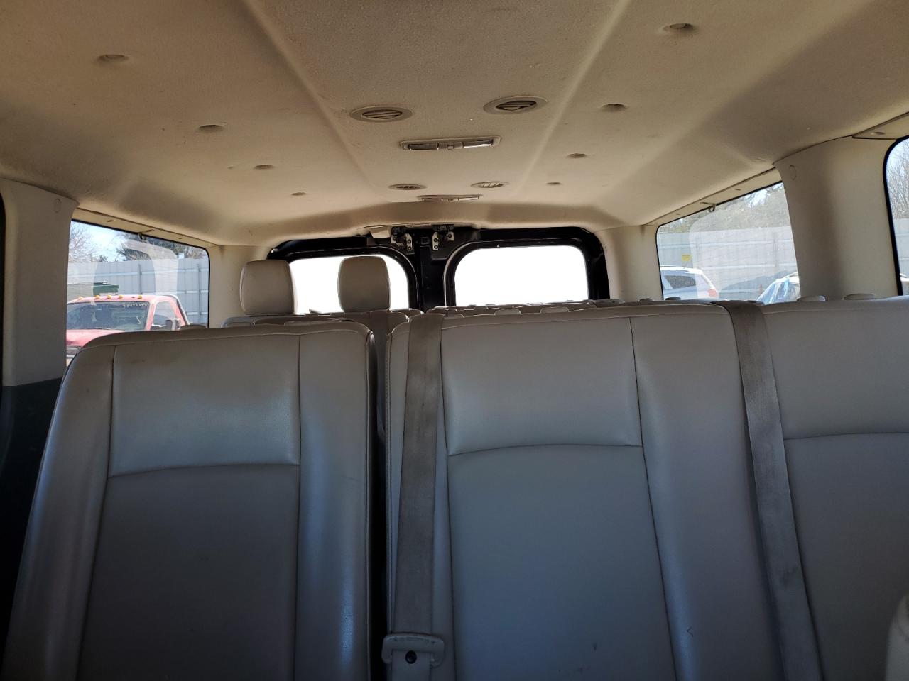 2013 Nissan NV - Image 10