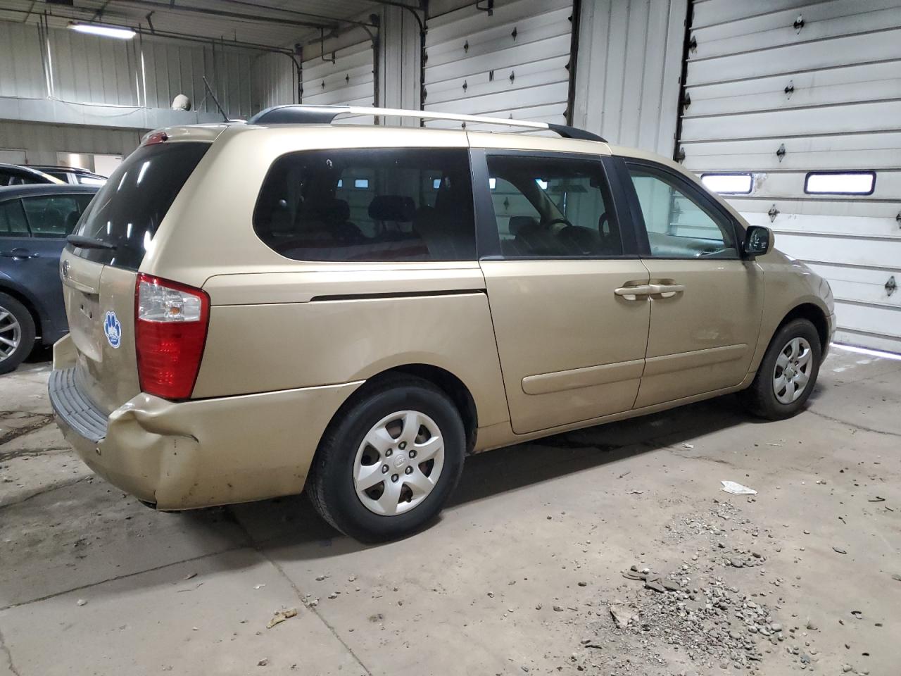 2010 Kia Sedona - Image 3