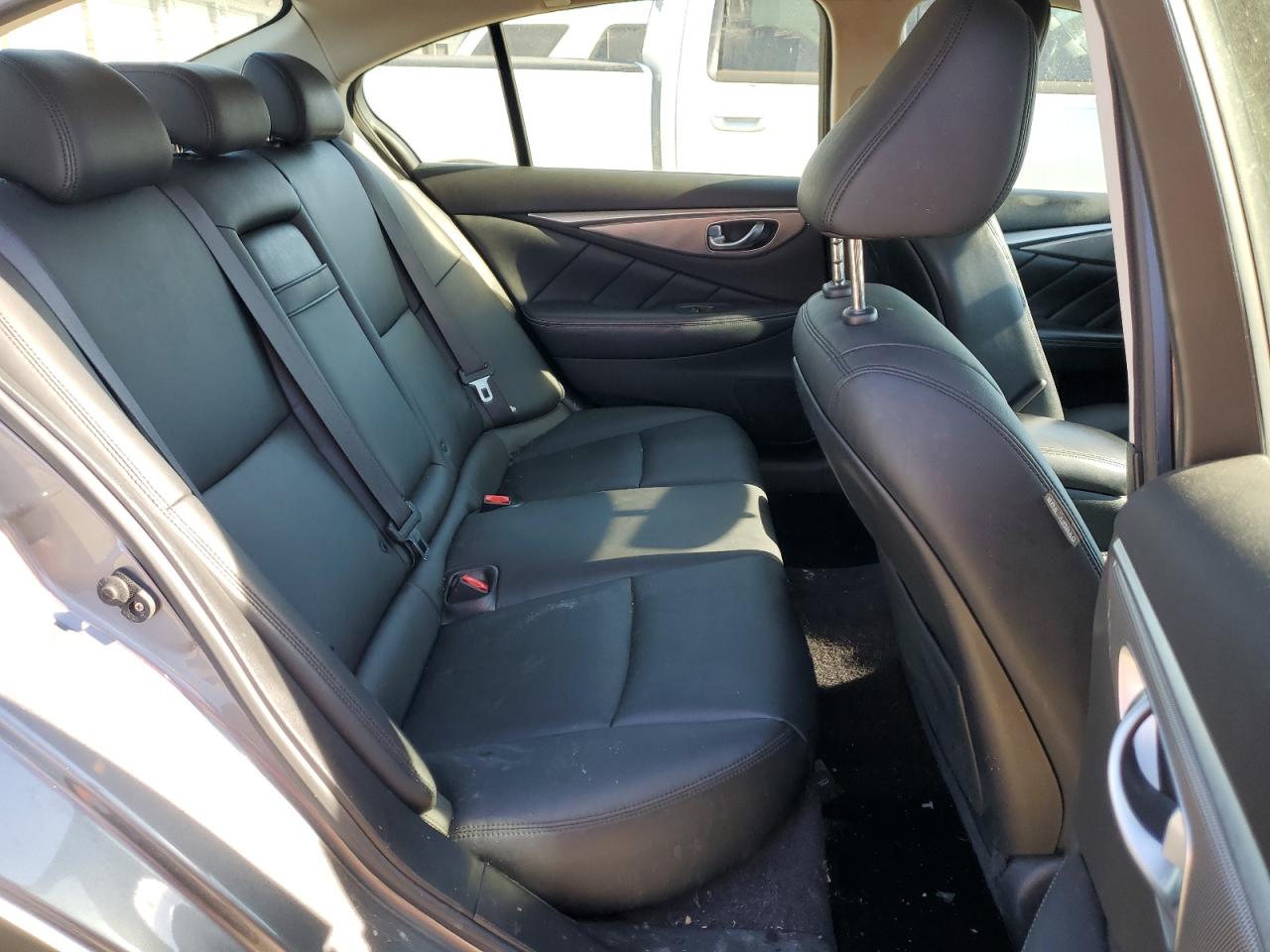 2015 Infiniti Q50 - Image 10