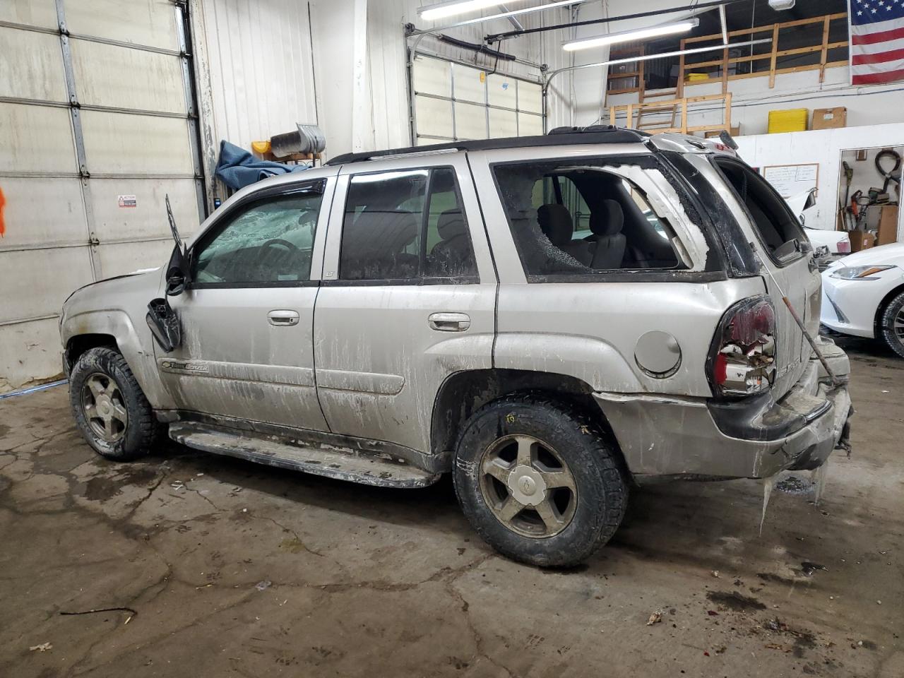 2004 Chevrolet TrailBlazer - Image 2