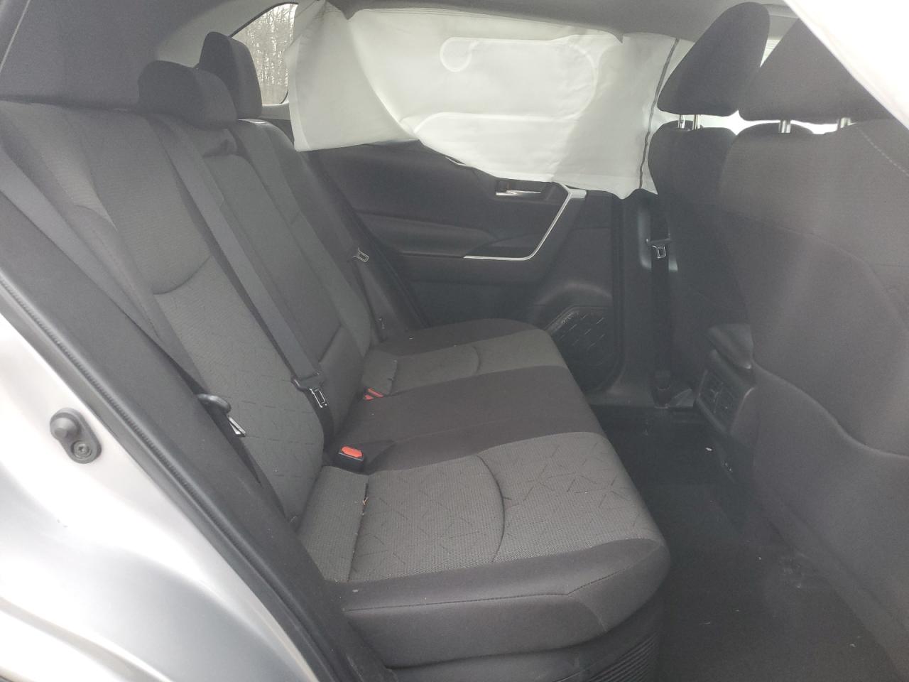 2022 Toyota RAV 4 - Image 12