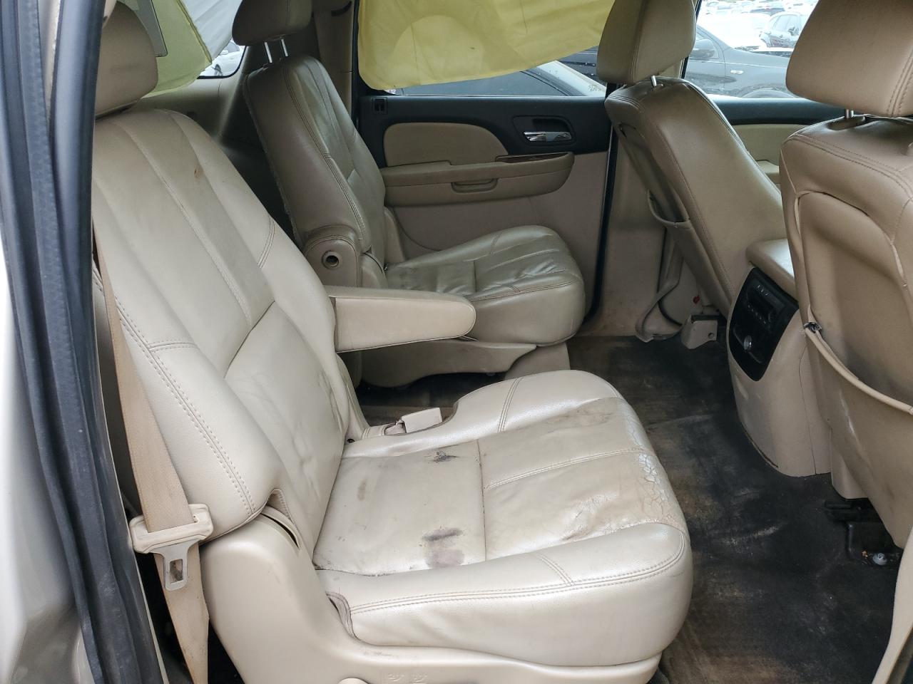 2007 Chevrolet Suburban - Image 12