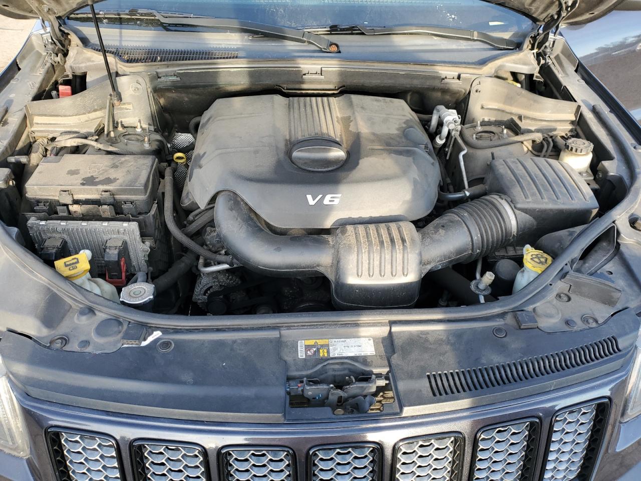 2015 Jeep Grand Cherokee - Image 12