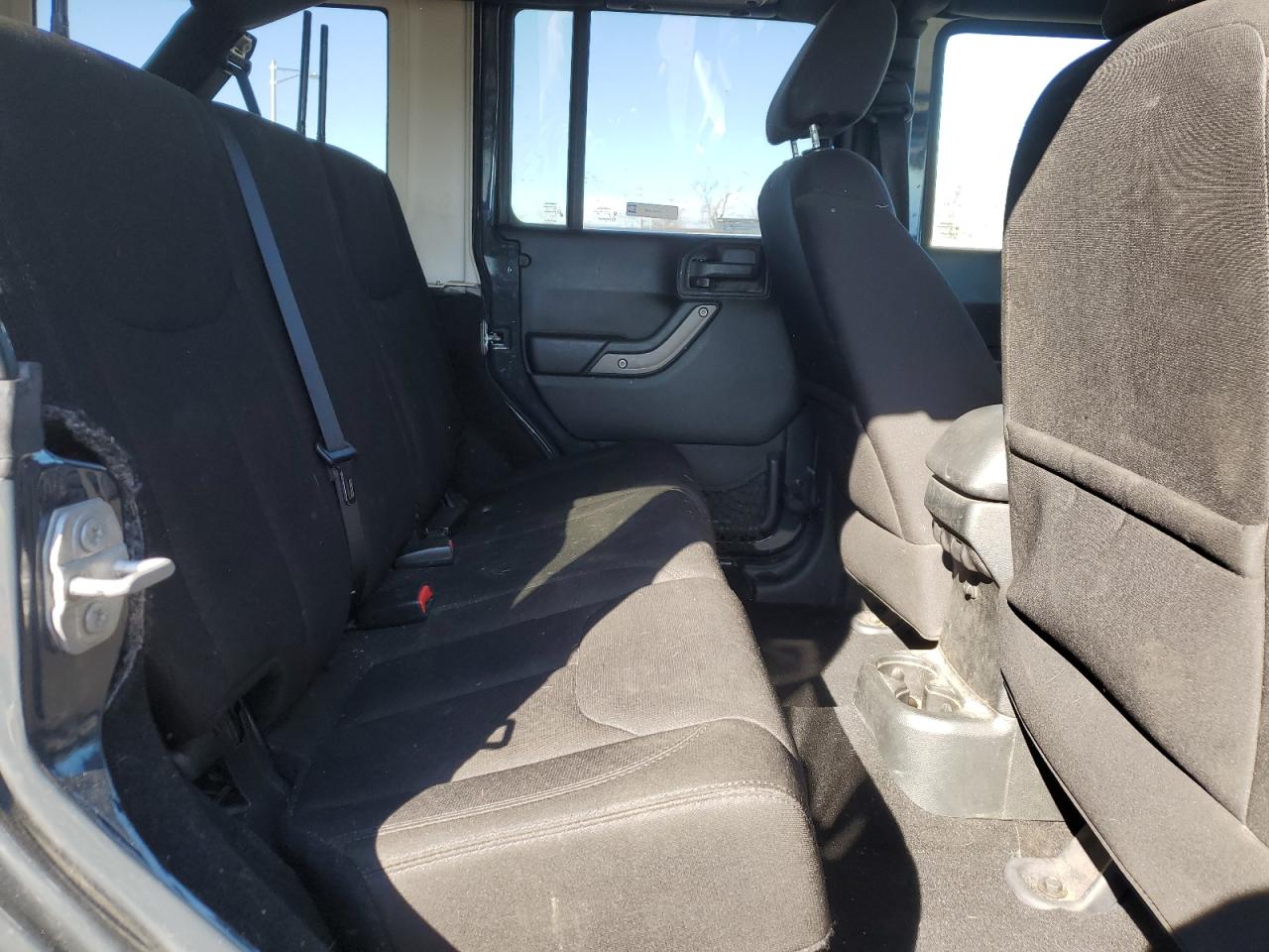 2016 Jeep Wrangler - Image 11