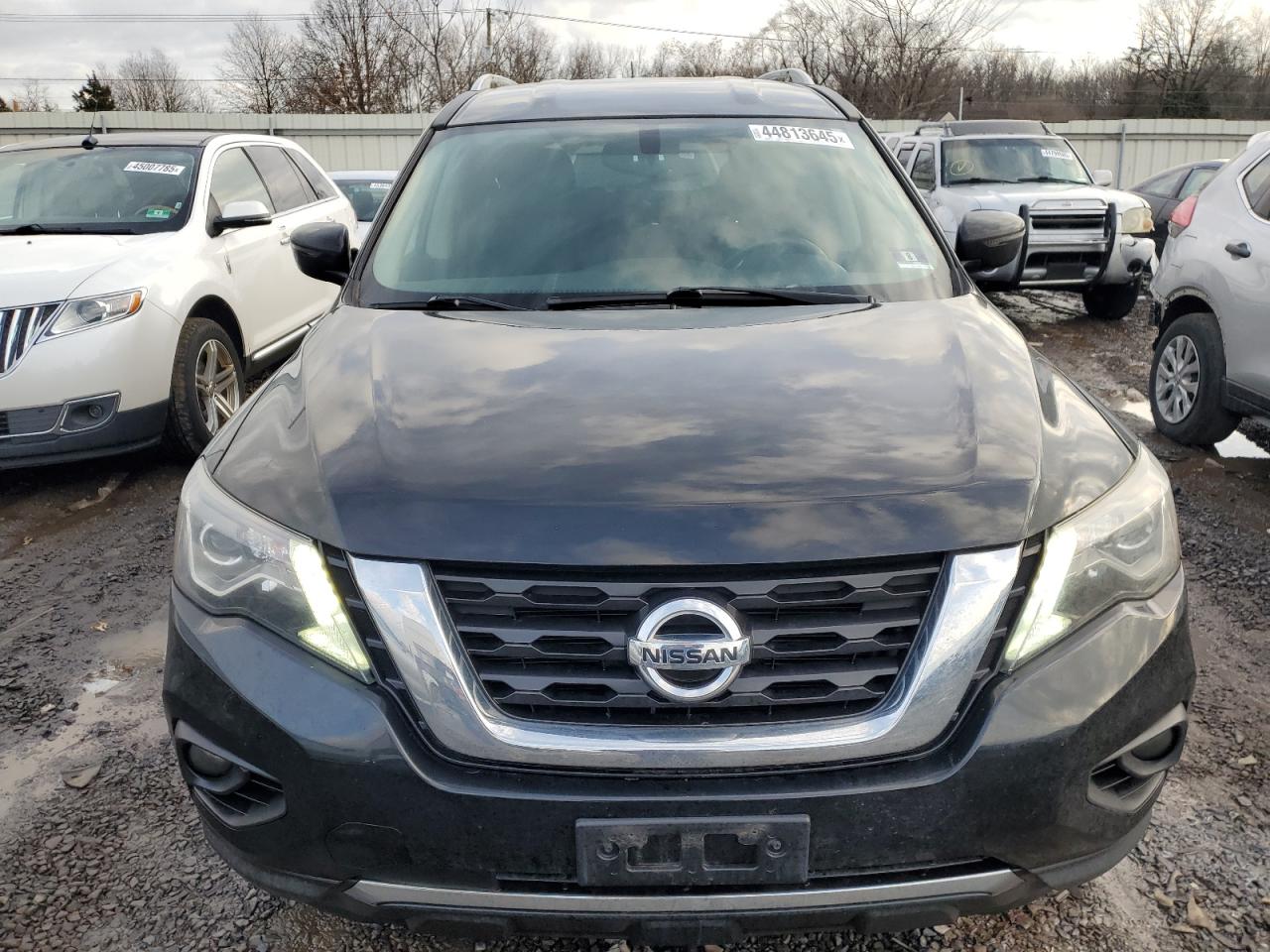 2017 Nissan Pathfinder - Image 5