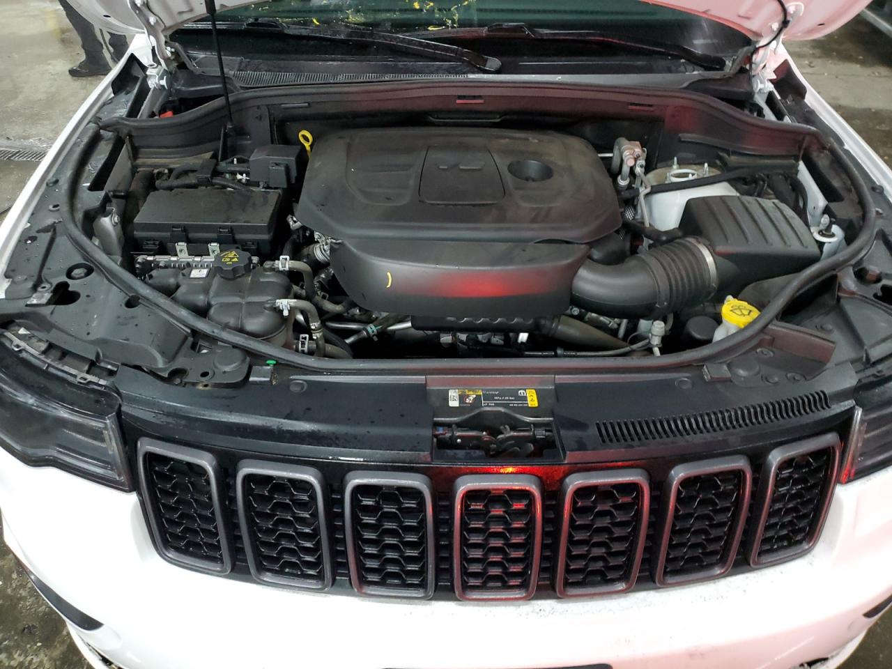 2021 Jeep Grand Cherokee - Image 12