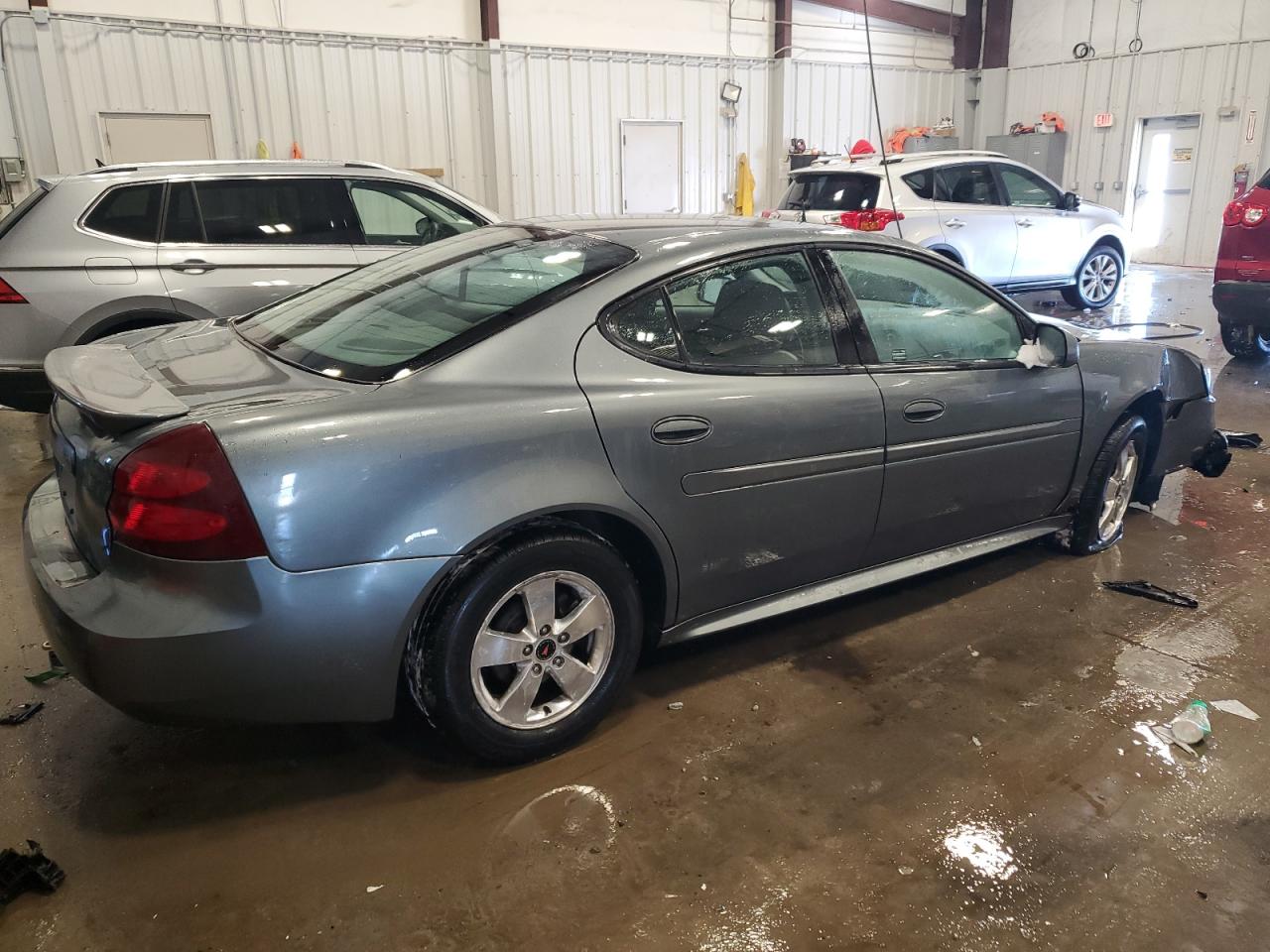 2005 Pontiac Grand Prix - Image 3