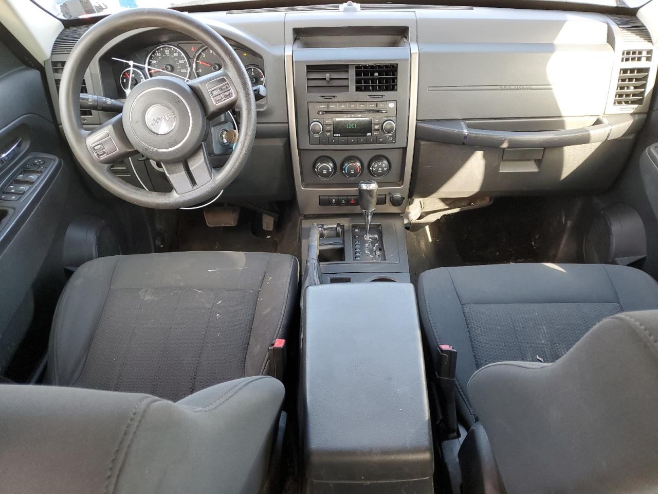 2012 Jeep Liberty (North America) - Image 8
