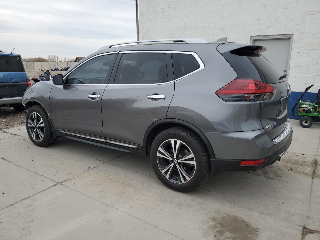 2019 Nissan Rogue - Image 2