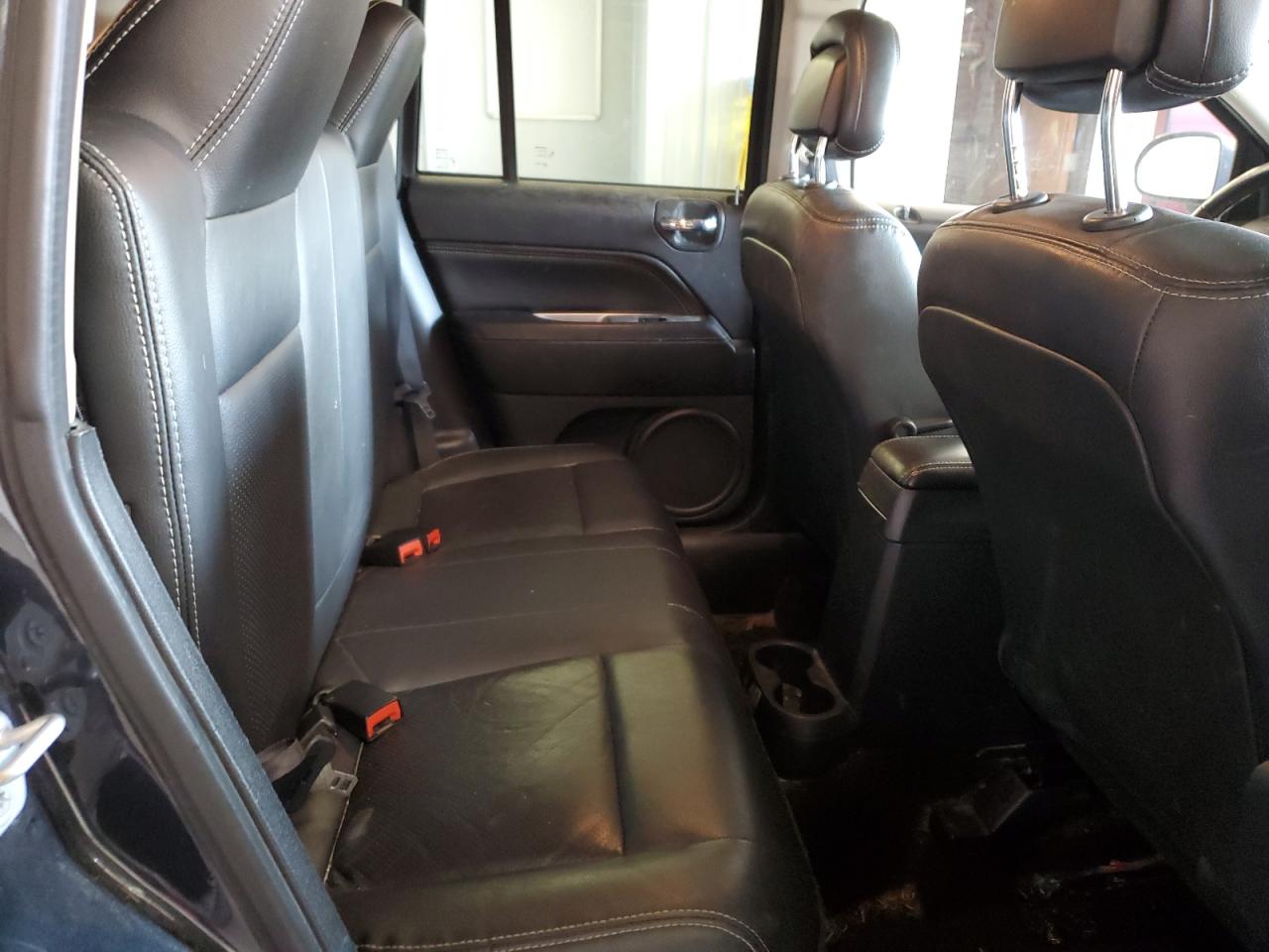 2015 Jeep Compass - Image 11