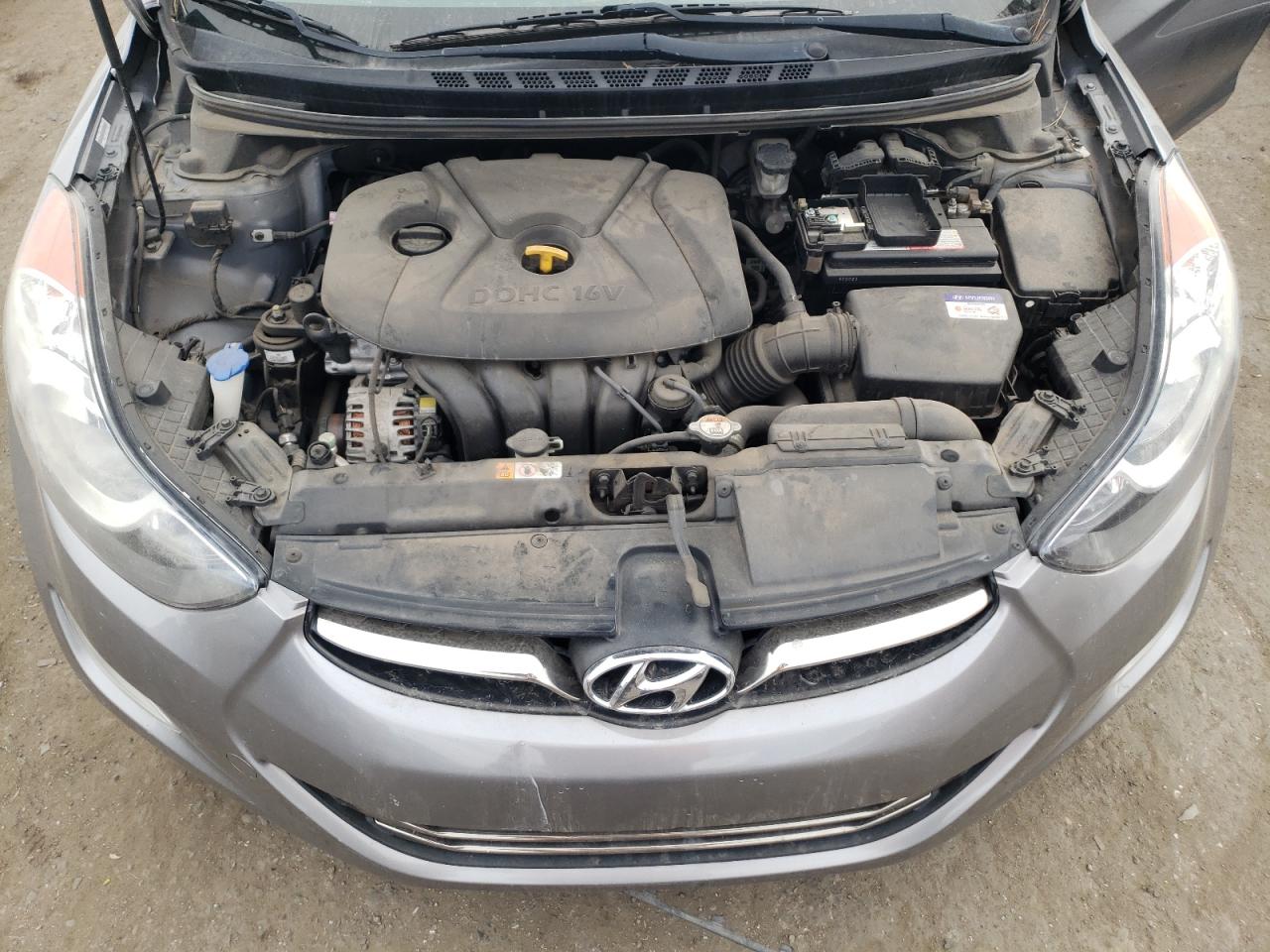 2012 Hyundai Elantra - Image 11