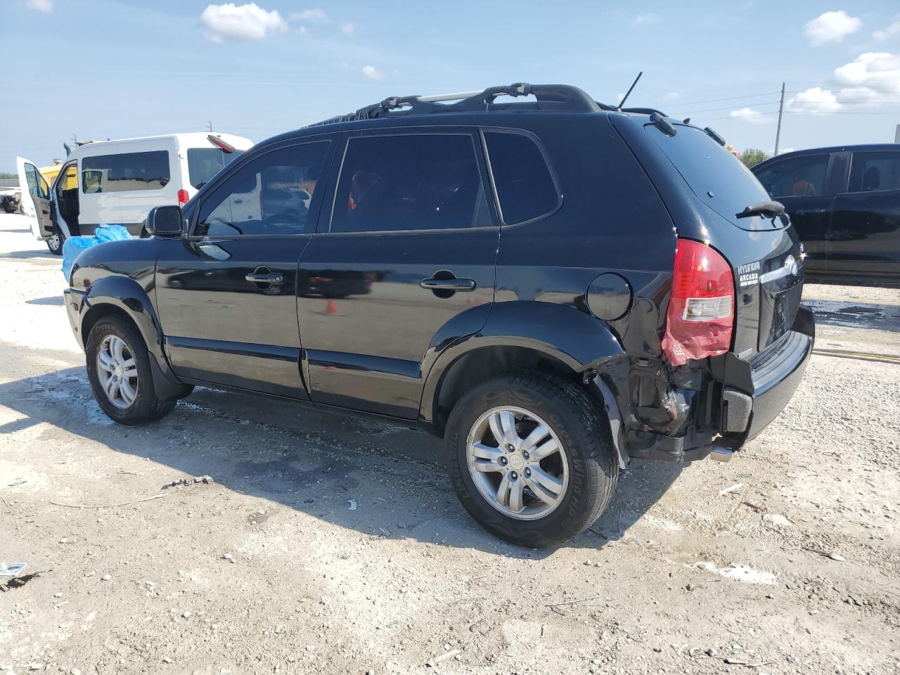 2007 Hyundai Tucson - Image 2
