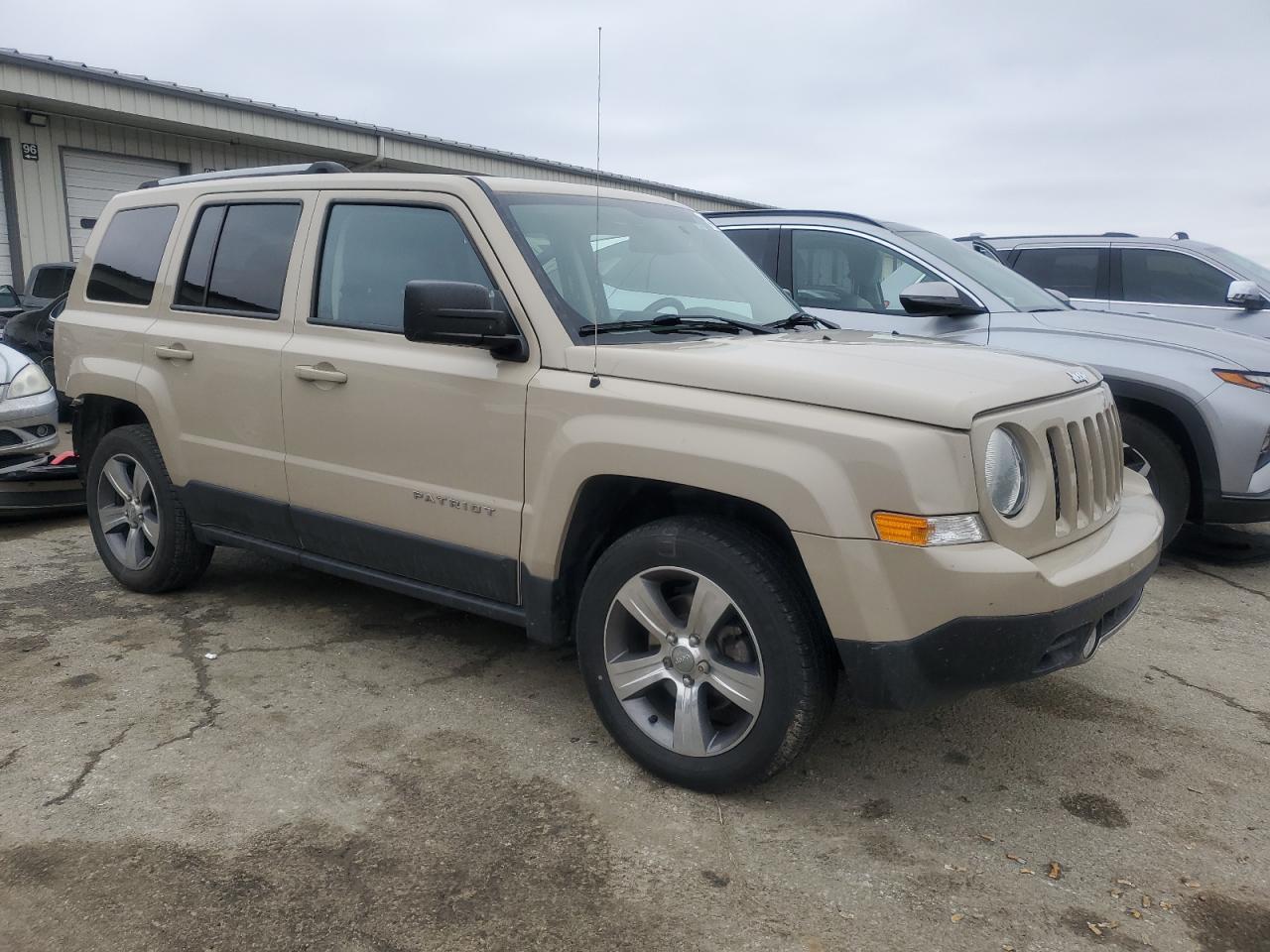 2017 Jeep Liberty (Patriot) - Image 4