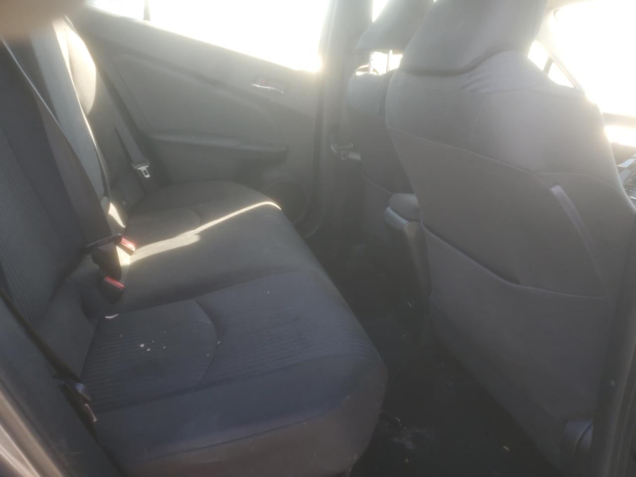 2016 Toyota Prius - Image 10