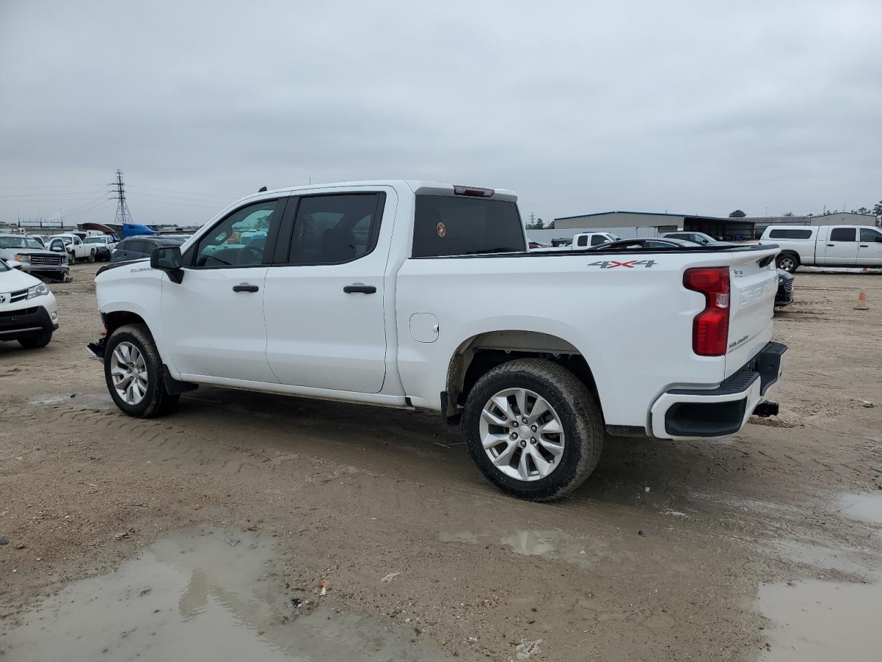 2022 Chevrolet Silverado - Image 2