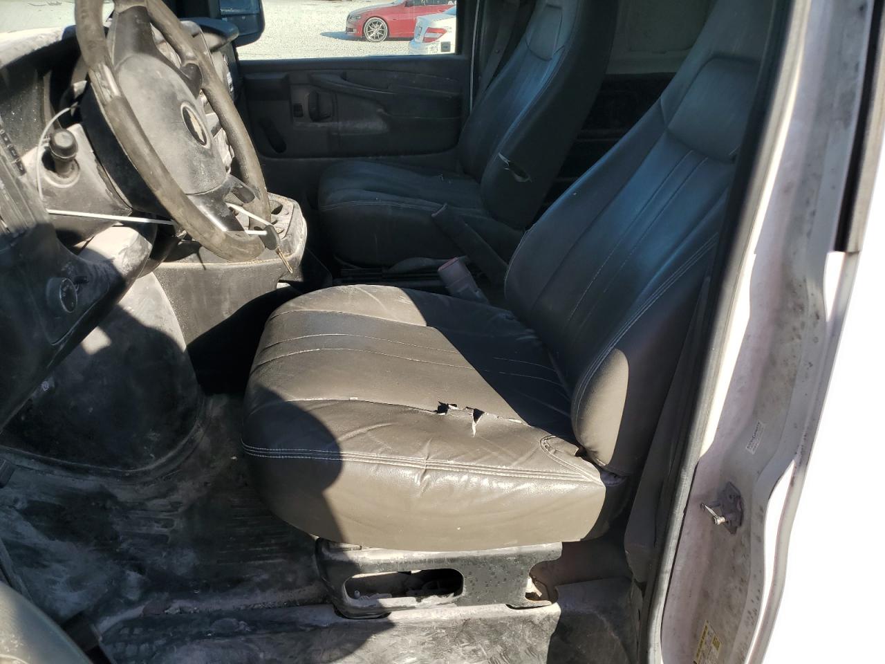 2013 Chevrolet Express - Image 7