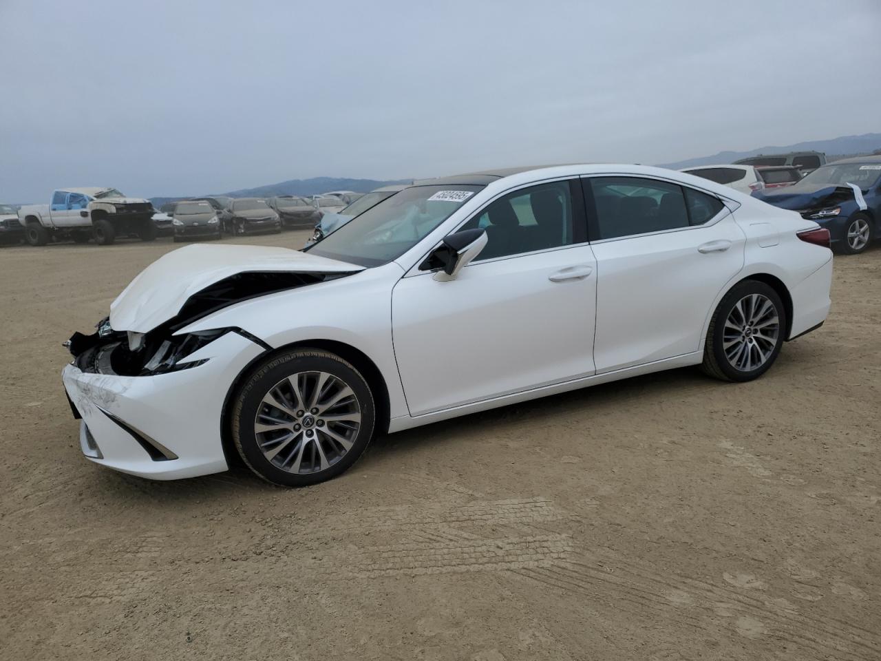 2019 Lexus ES - Image 1