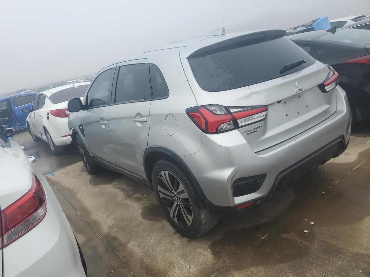 2020 Mitsubishi Outlander - Image 2