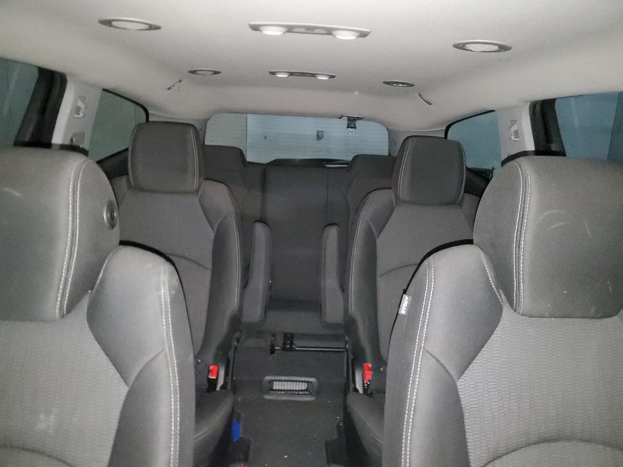 2015 Chevrolet Traverse - Image 10