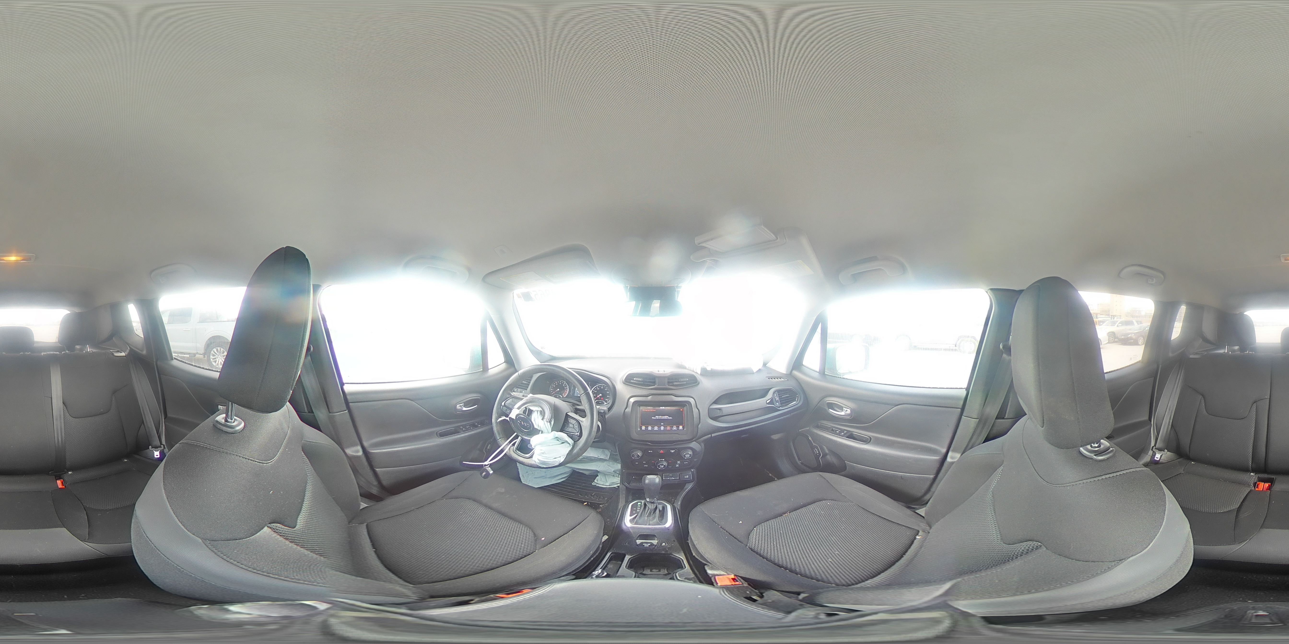 2020 Jeep Renegade - Image 13
