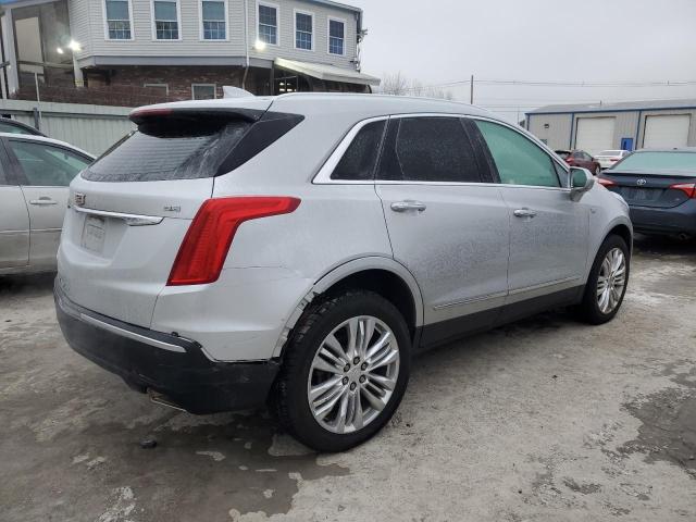  CADILLAC XT5 2019 Серебристый