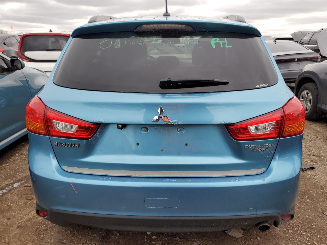 2013 Mitsubishi Outlander - Image 6