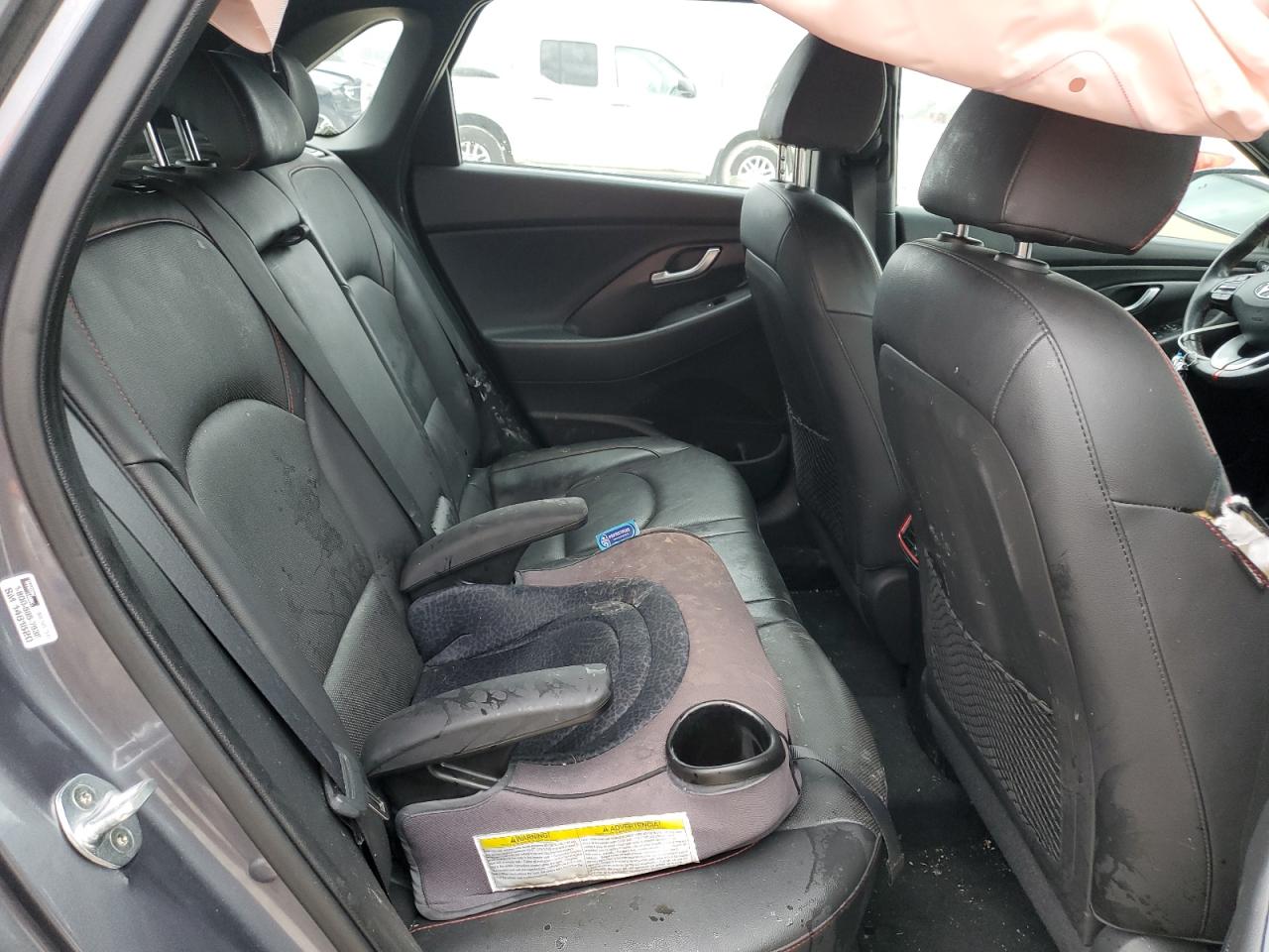 2018 Hyundai Elantra - Image 11