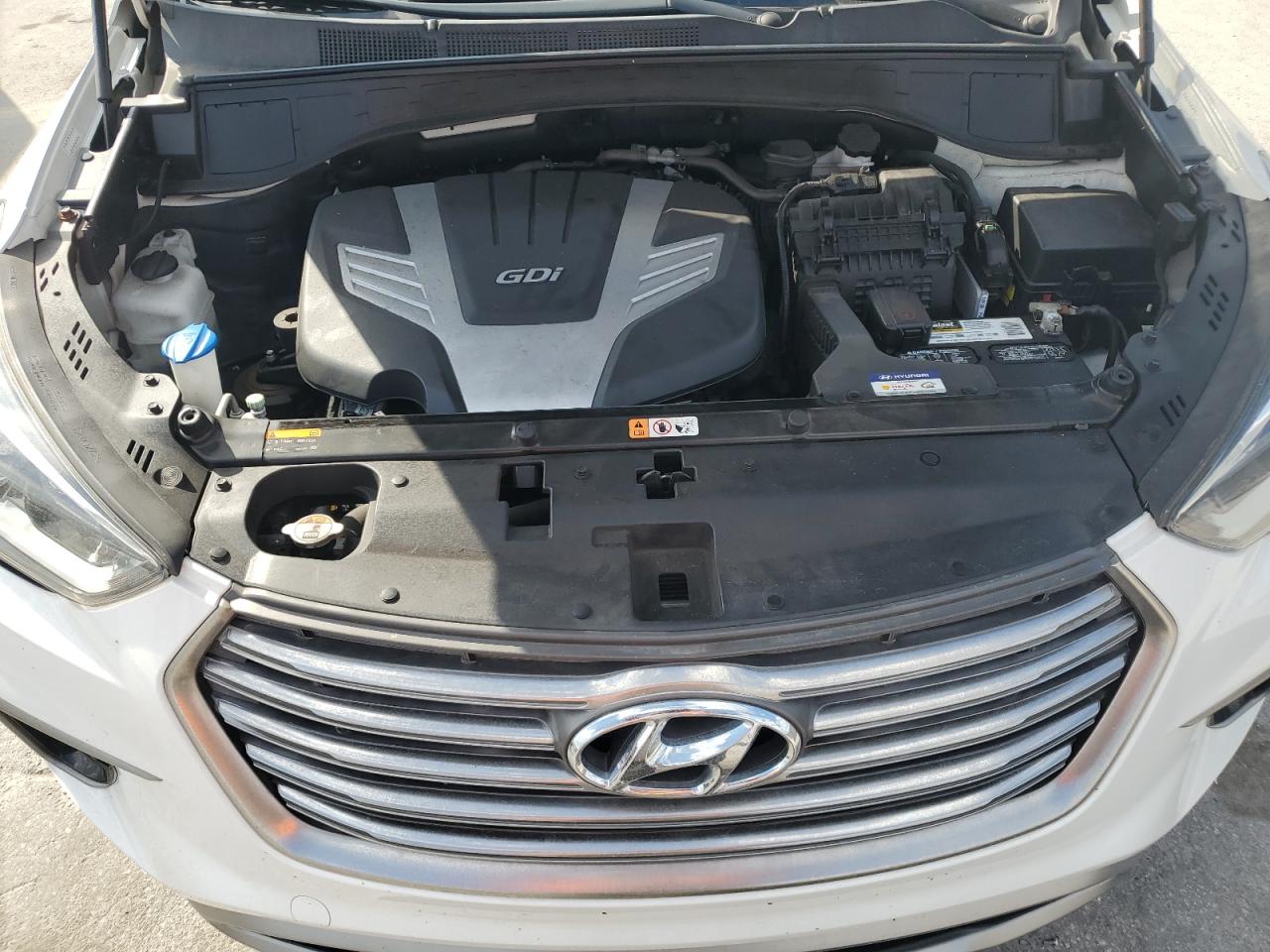 2017 Hyundai Santa Fe - Image 12