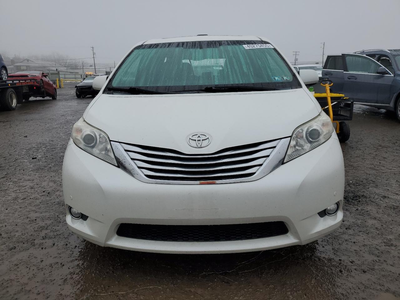 2011 Toyota Sienna - Image 5