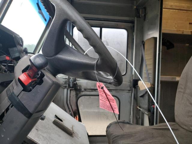 2009 FREIGHTLINER CHASSIS M LINE WALK-IN VAN