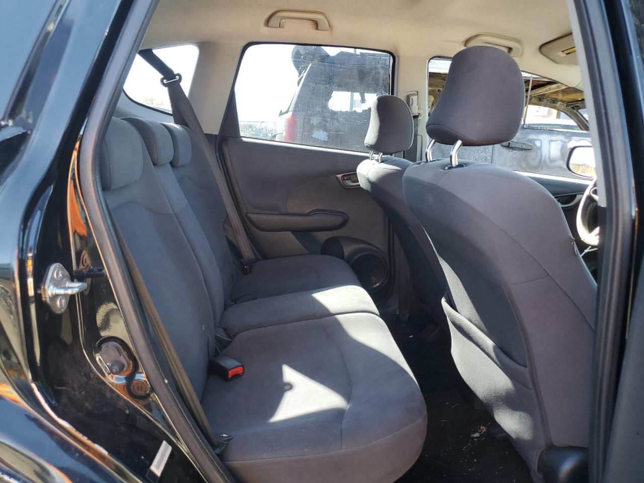 2010 Honda Fit - Image 11