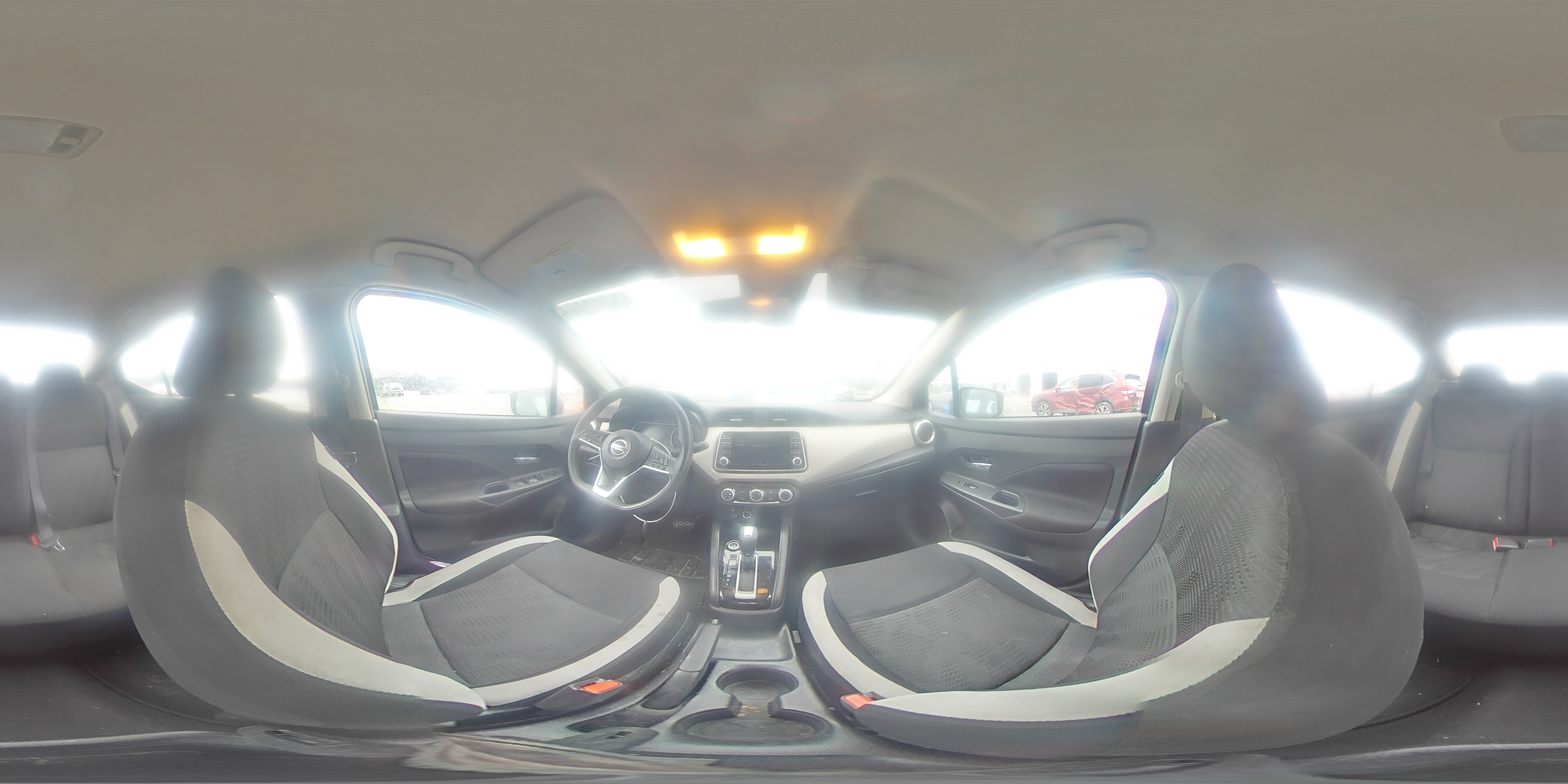 2021 Nissan Versa - Image 13