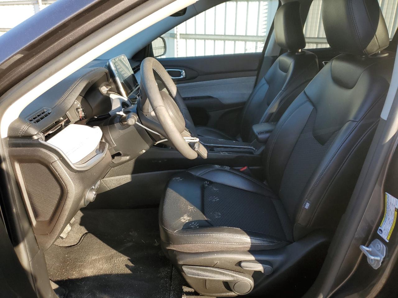 2022 Jeep Compass - Image 7