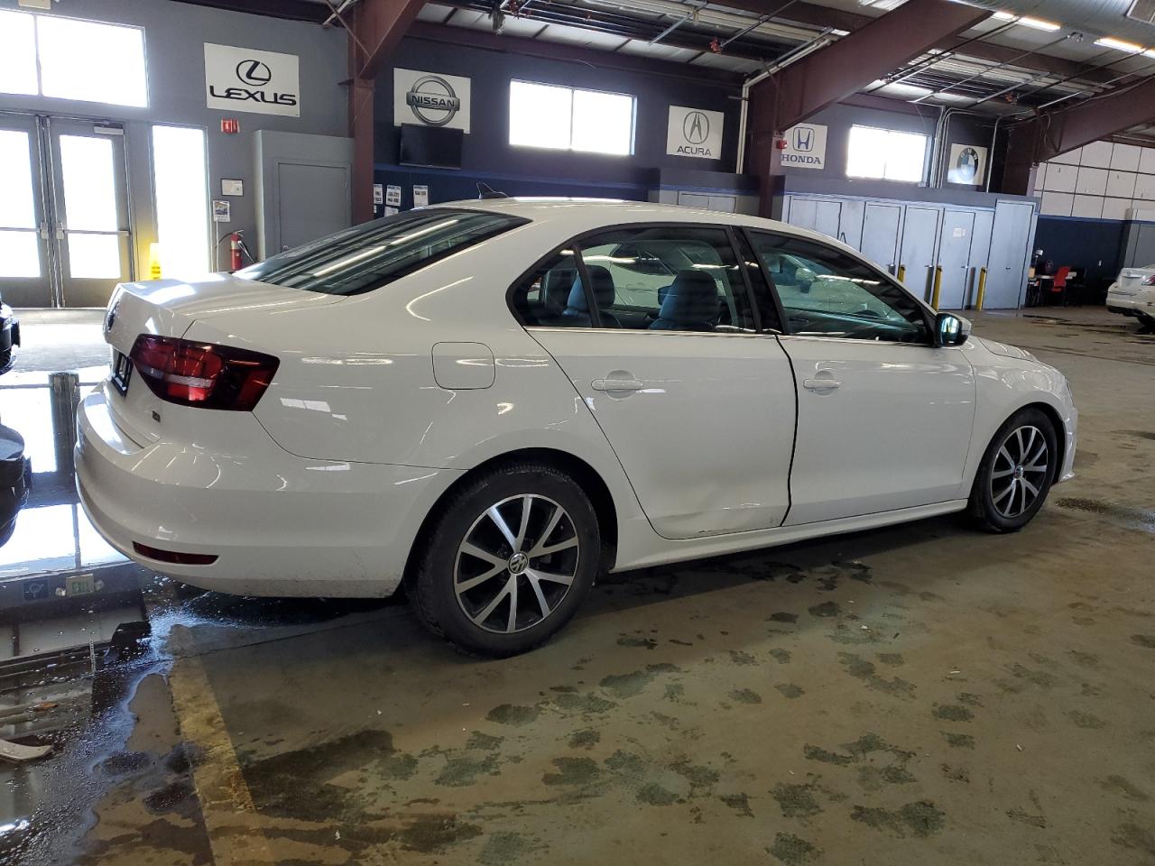 2017 Volkswagen Jetta - Image 3
