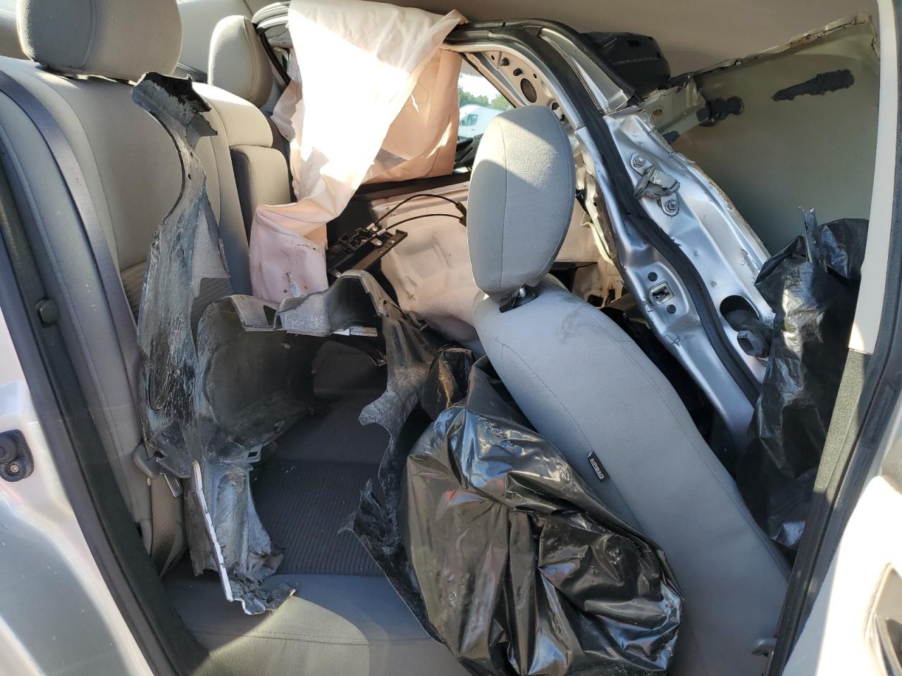 2012 Nissan Sentra - Image 11